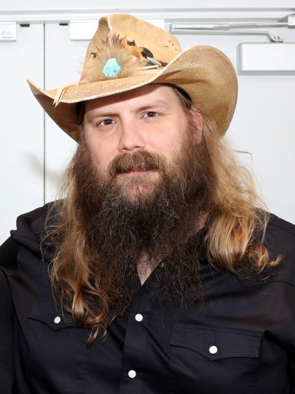 Chris Stapleton Concert %2848519730107%29 %28cropped%29.jpg?utm source=commons.wikimedia