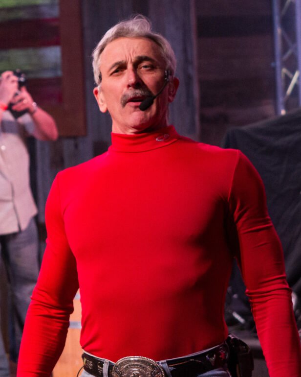 Aaron Tippin — portret