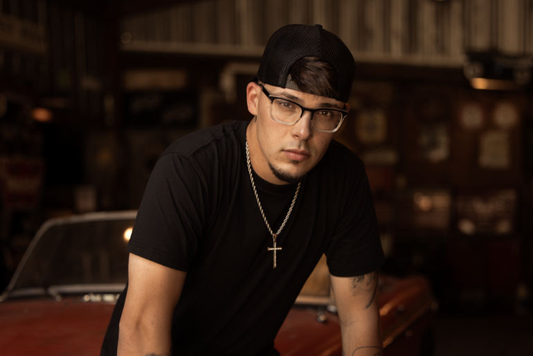 Chase Matthew, persfoto uit de officiele publiciteitspagina