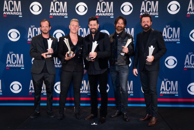 Old Dominion — portret